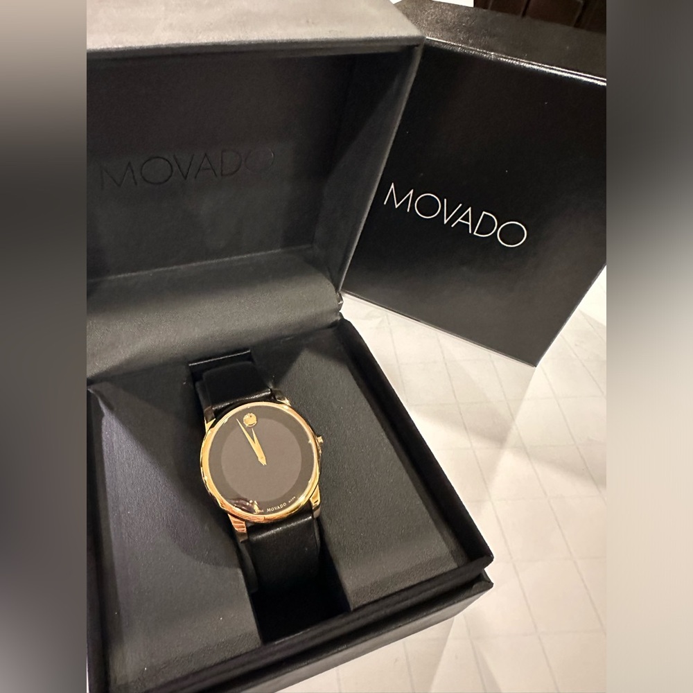 MOVADO Museum Classic Quartz Wristwatch Gold Plated Black.
